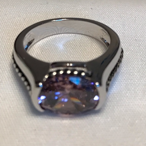 Pink topaz on silver band ring - Picture 5 of 5